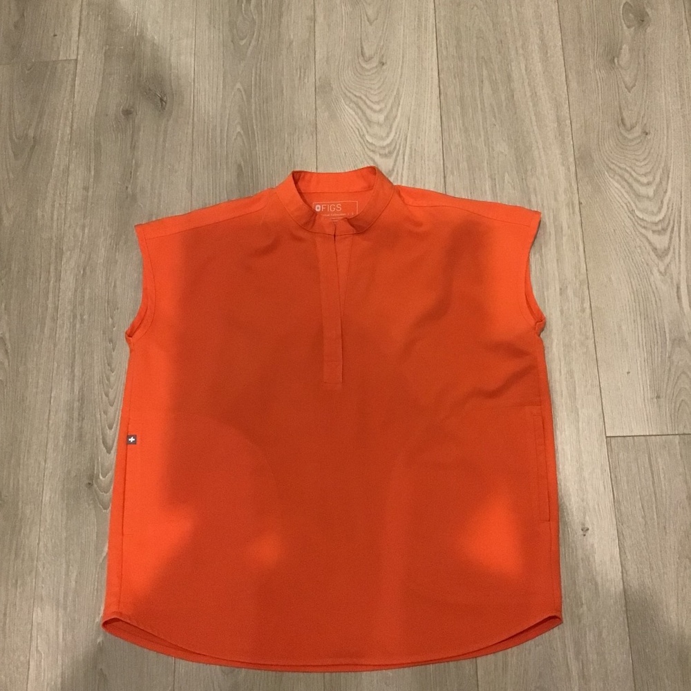 Figs bright orange Small Rafaela scrub top